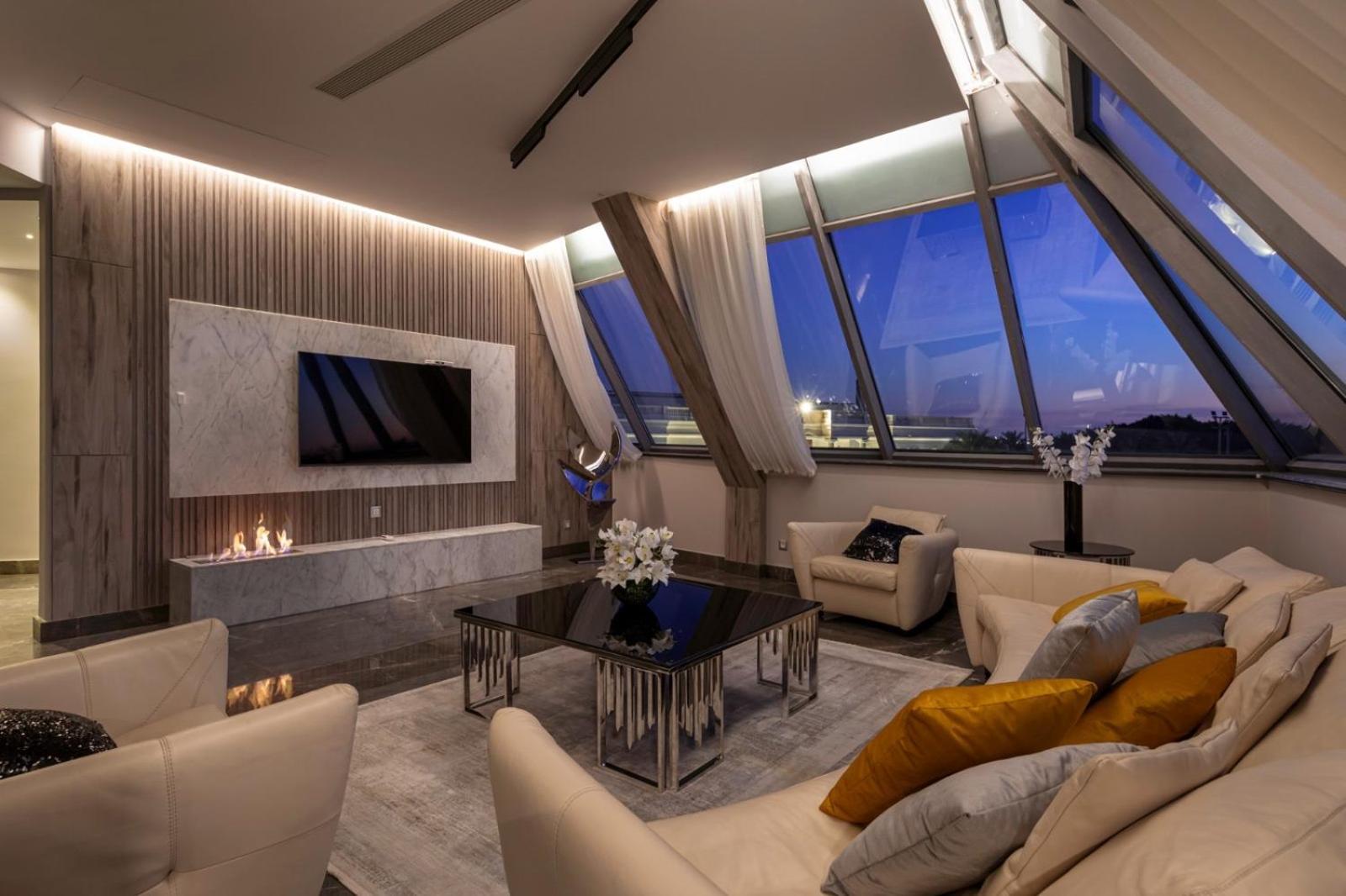 Luxurious Penthouse At The Jw Marriott