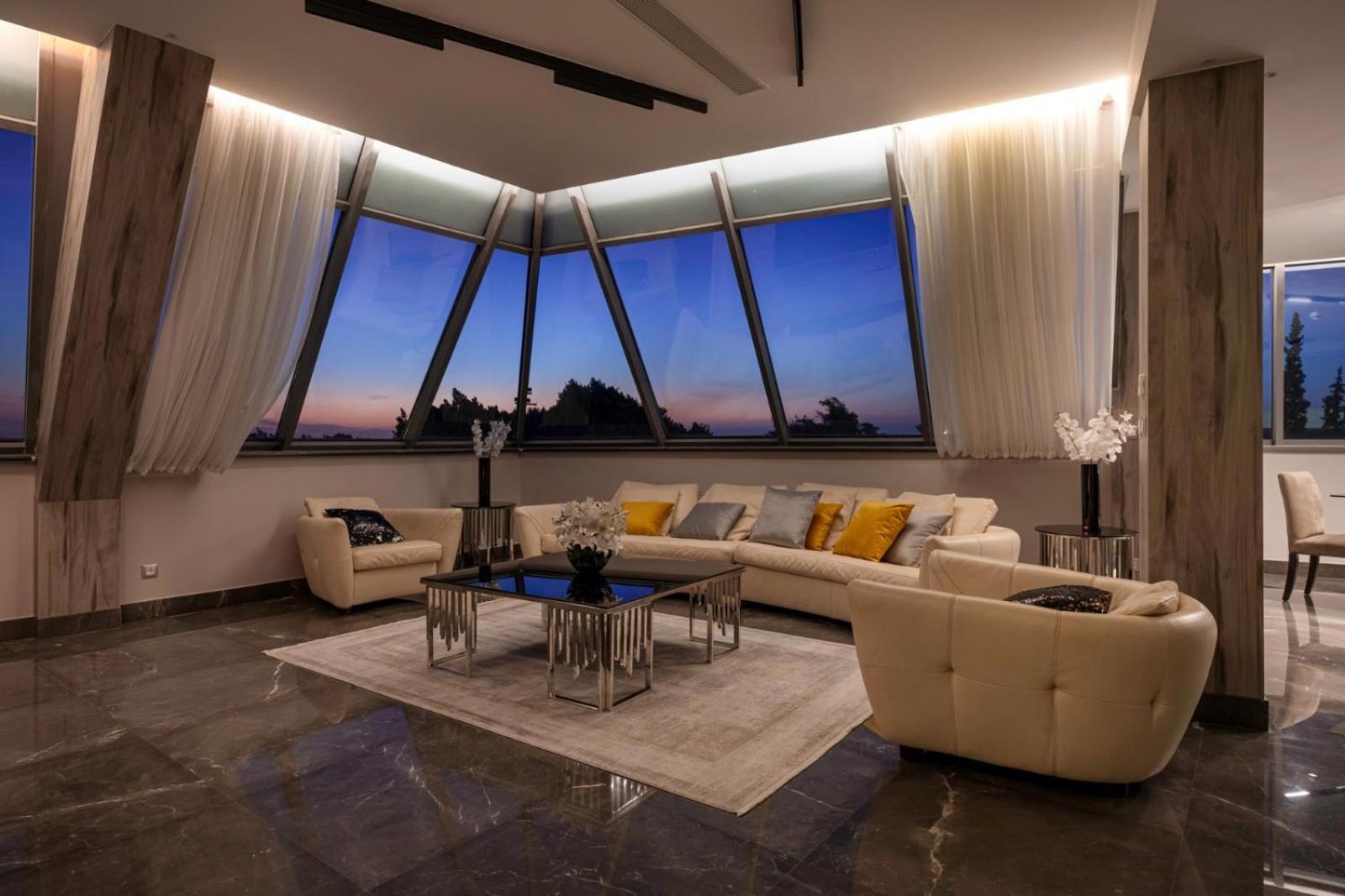 Luxurious Penthouse At The Jw Marriott Cairo